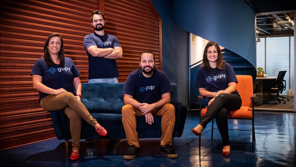 Fundadores da Gupy, Bruna Guimarães, Guilherme Dias, Robson Ventura e Mariana Dias.