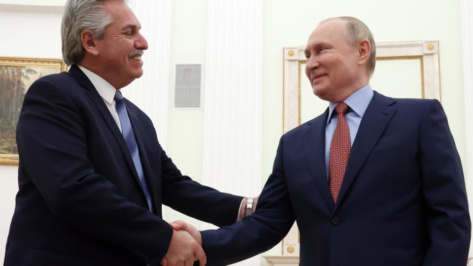 Fernández propõe a Putin que Argentina seja “porta de entrada” da Rússia para América Latina Presidente argentino disse enxergar necessidade de diminuir dependência econômica dos Estados Unidos e agradeceu por envio de vacinas Sputnik V
