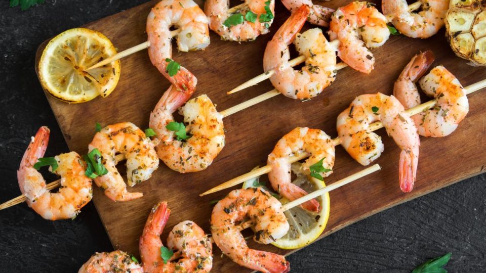 Como preparar o camarão perfeito, da limpeza ao cozimento Como preparar camarão