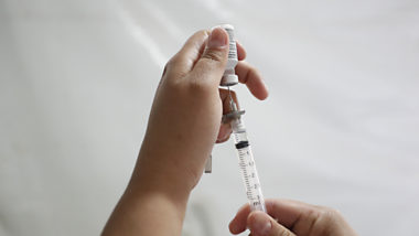 Com baixa procura, Curitiba amplia repescagem para vacinação em crianças neste sábado Poderão buscar a primeira dose da vacina anticovid, neste sábado (5), todas as crianças nascidas entre 6 de fevereiro de 2010 e 31 de dezembro de 2015.