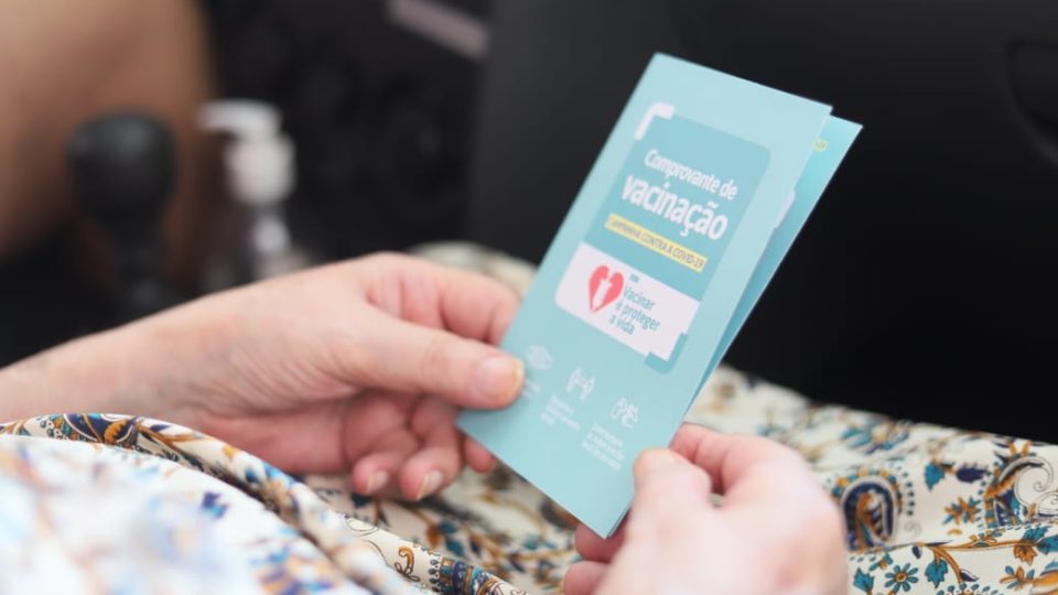 Mercados, farmácias, prédios públicos: restrições abusivas a não vacinados avançam no país Mercados, farmácias e prédios públicos: Com Ômicron, novas restrições a não vacinados ganham força no país