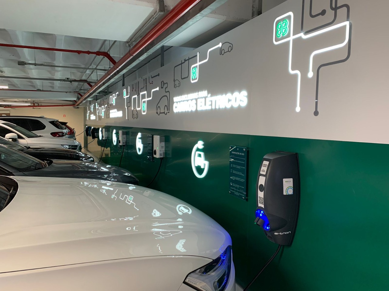 Vagas para carros elétricos no ParkShoppingBarigüi Vagas para carros elétricos no ParkShoppingBarigüi