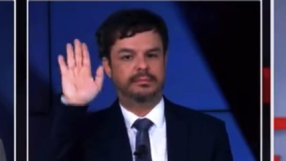 O fôlego da verdade Gesto de Adrilles que o levou a ser afastado da Jovem Pan. Comentarista disse ter sido mal interpretado.