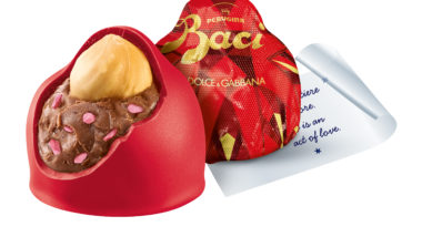 Valentine’s Day tem bombom Baci com sabor framboesa Bombom Baci