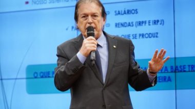 Luciano Bivar diz que união de partidos pela terceira via “não vai dar em nada” Luciano Bivar, presidente do União Brasil