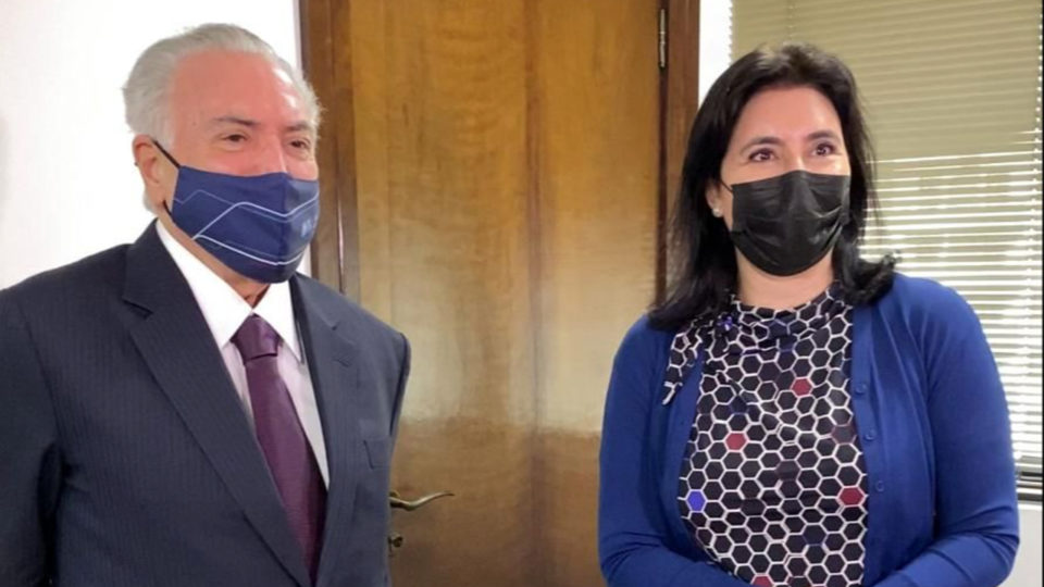 Michel Temer ao lado de Simone Tebet.