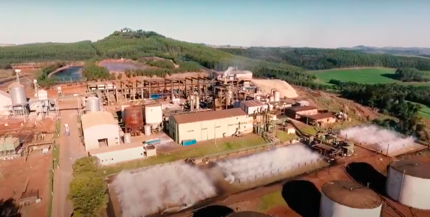 Vista aérea da usina da Cooperval