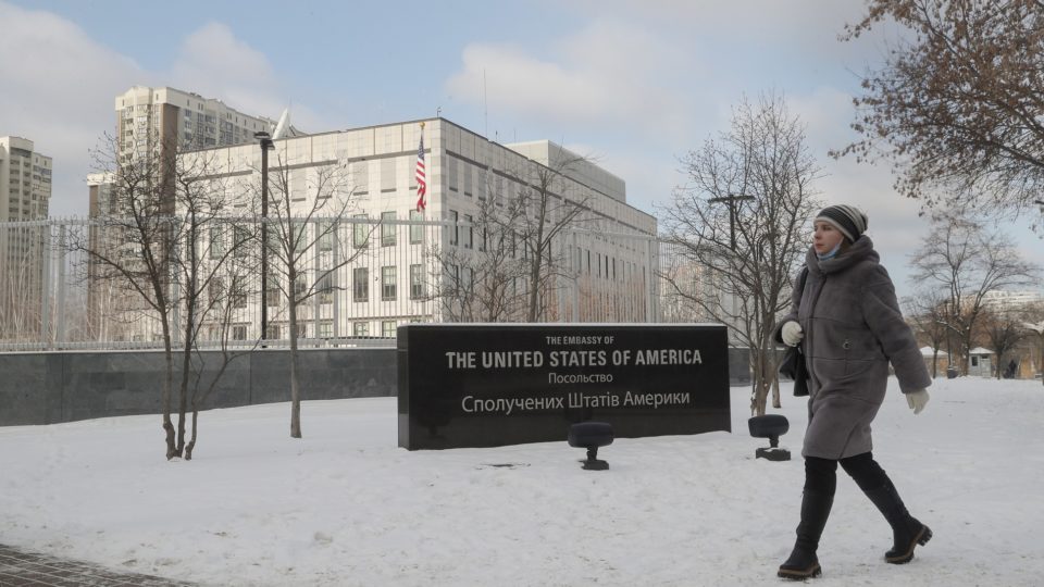 Blinken diz que planos da Rússia incluem tomada da capital da Ucrânia Embaixada americana em Kiev