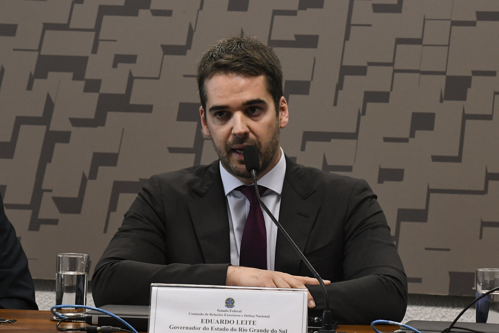 O governador duardo Leite ainda é filiado ao PSDB; mudança precisa ocorrer até 2 de abril
