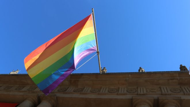 Entenda os riscos de induzir crianças a fazer transição de gênero - Gazeta do Povo