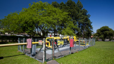 Gás natural é muito caro para empresas no Paraná.