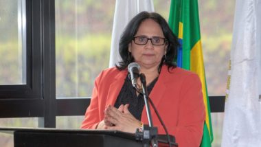 Ex-ministra Damares Alves muda domicílio eleitoral para o Distrito Federal Ex-ministra Damares Alves, que comandou a pasta da Mulher, da Família e dos Direitos Humanos.