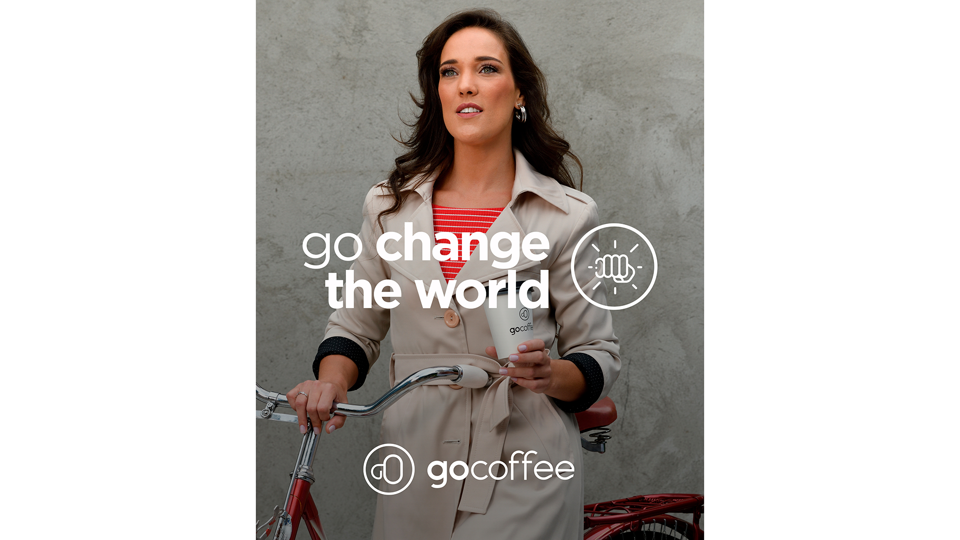 A atriz Adriana Birolli é a protagonista da campanha Go live your life.