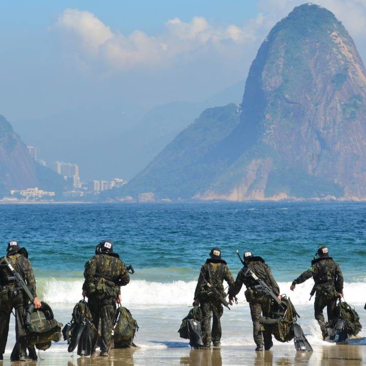 quem tem mais poder de fogo brasil ou venezuela Infográficos 🔹A Venezuela é o país que tem mais pessoas de sua  nacionalidade recebendo o auxílio emergencial: 42.519. Em seguida, está o  Haiti (22.365), a Bolívia (21.318), Colômbia (6.762), Paraguai (6.622) e