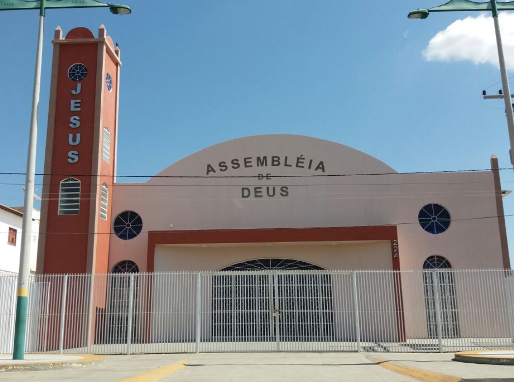Militante do PT vandaliza igreja evangélica no interior do Ceará; partido suspende filiação