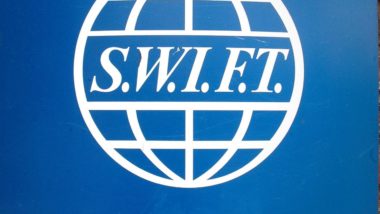 UE expulsa 7 bancos da Rússia do sistema Swift, mas poupa o maior do país Cerca de 25% do sistema financeiro russo será afetado pela desconexão com a Swift