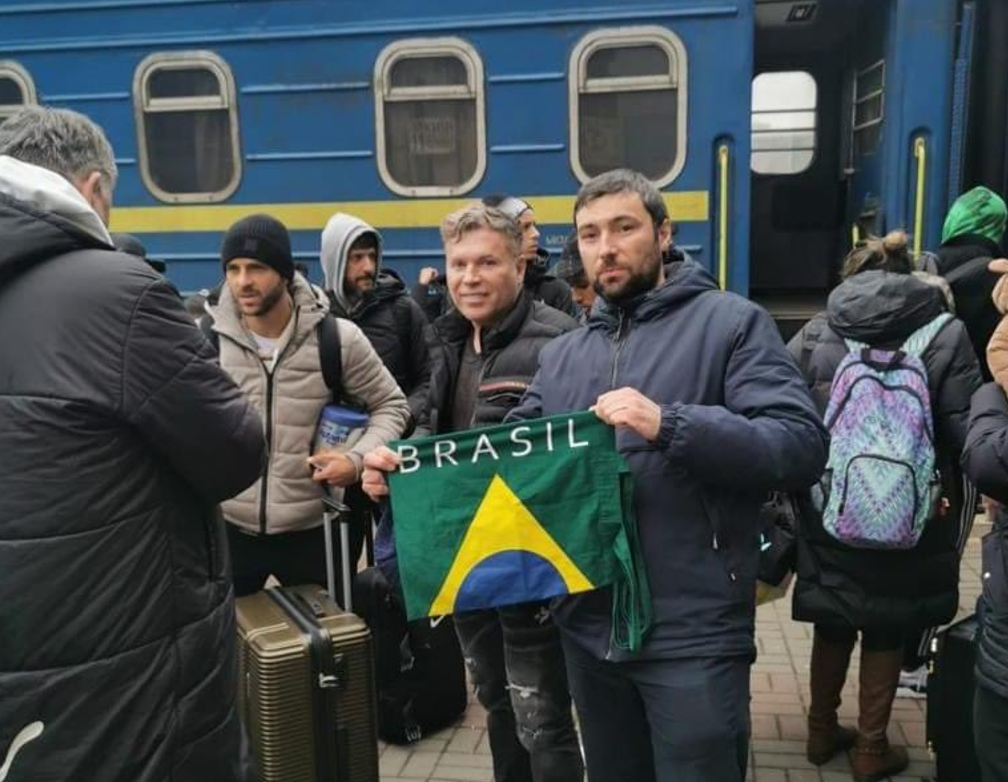80 brasileiros já deixaram a Ucrânia, segundo o Itamaraty