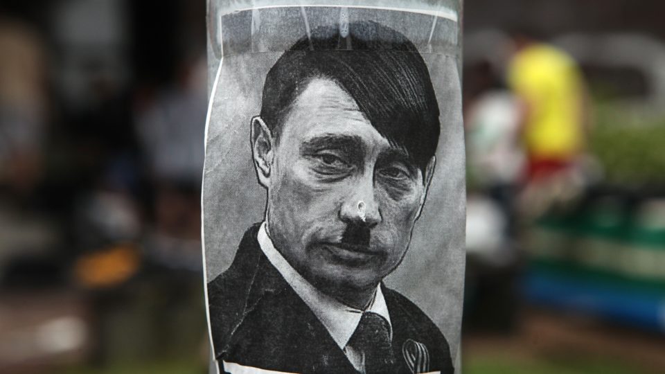 O que explica a submissão de tanta gente boa à retórica ardilosa de Putin Minha ideia é tentar entender por que tanta gente bem-intencionada tem repetido argumentos questionáveis para justificar uma defesa de Vladimir Putin.