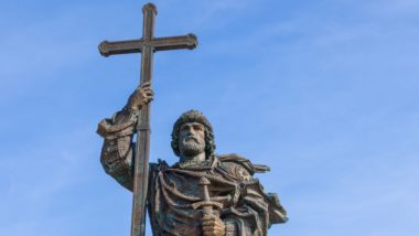 A batalha religiosa pela Ucrânia Estátua dedicada à Vladimir de Kiev, o Grande, em Moscou.