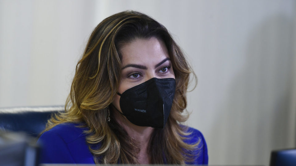 Senadora Leila Barros anuncia saída do Cidadania por avanço de federação com PSDB A senadora Leila Barros (DF) se elegeu em 2018.