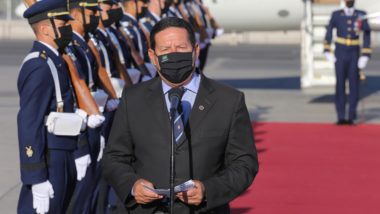 Mourão chega ao Chile para acompanhar posse de Gabriel Boric O vice-presidente Hamilton Mourão fala diante da imprensa no desembarque em Santiago, no Chile.