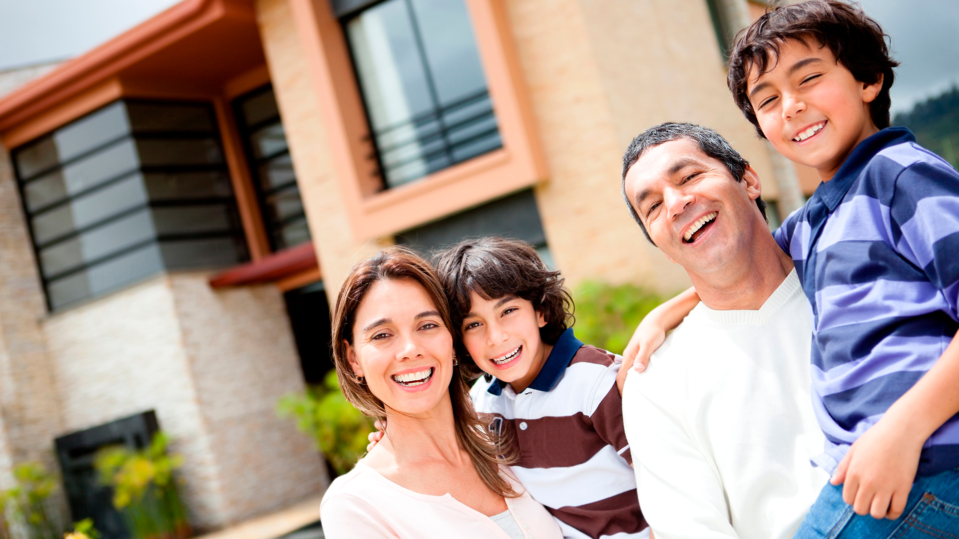 Durante a pandemia, muitas famílias buscaram imóveis com maior espaço privativo.