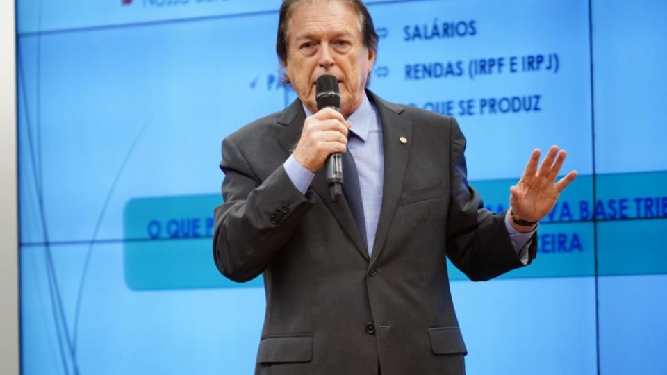 O deputado Luciano Bivar comandava o PSL e ficou com a presidência do União Brasil