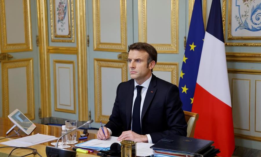 O presidente da França, Emmanuel Macron, conversou com Putin por telefone, neste sábado