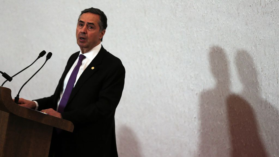 Barroso diz que STF vive “momento difícil” em meio a crise envolvendo banqueiro do Master