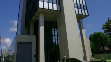 PF prende suspeita de ocultar parte dos R$ 164 milhões roubados do Banco Central em 2005 Bando formado por 36 criminosos foi responsável pelo roubo ao Banco Central, em Fortaleza, o maior da história do país.