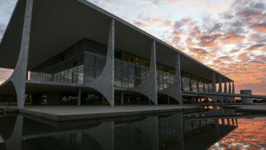 Palácio do Planalto passará por obras de modernização a partir da próxima semana A inauguração do Palácio do Planalto, projetado pelo arquiteto Oscar Niemeyer, ocorreu em 21 de abril de 1960.