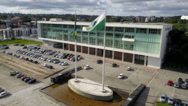 STF julga “vácuo legal” após fim de vínculo salarial entre governador e ministro Palácio Iguaçu, sede do governo do Paraná, no Centro Cívico, em Curitiba
