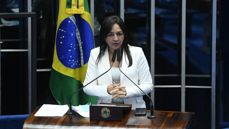 A senadora Eliziane Gama apresentou um requerimento para a realização de uma sessão do Senado com a participação do presidente da Ucrânia.