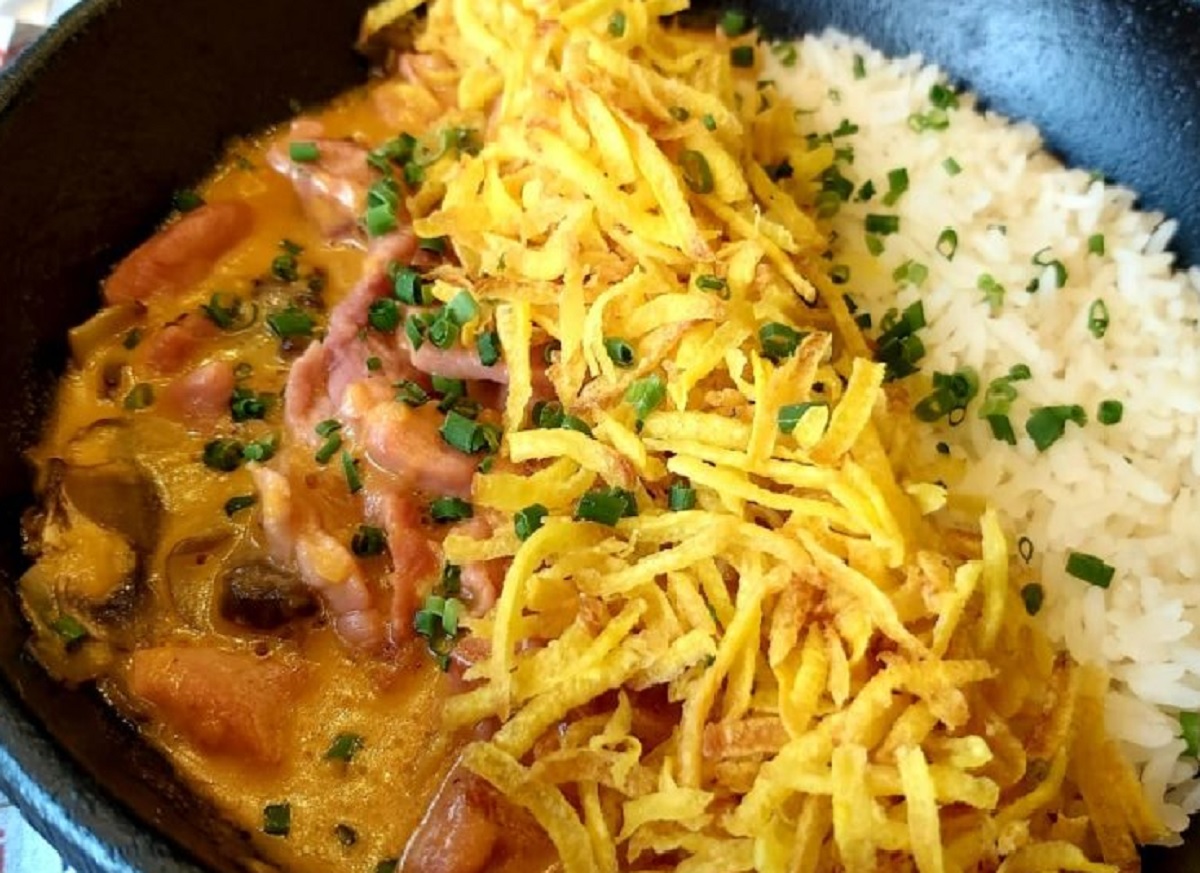 Estrogonofe suíno do restaurante Strô: prato russo ganhou diferentes versões no Brasil.