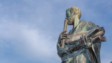 Reflexões sobre ciência, filosofia e fé Estátua de Aristóteles.