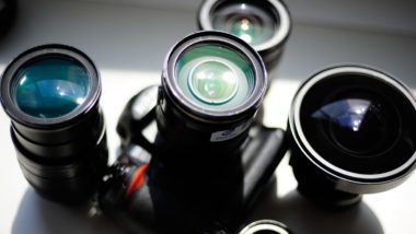 Senado aprova isenção de imposto para importação de equipamentos fotográficos Também haverá exigências para conseguir a isenção, como a declaração de falta de equipamento similar no mercado nacional e a comprovação do exercício da profissão.