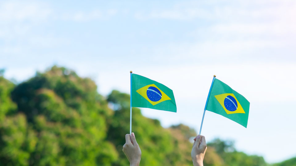 Direita e esquerda repetem o vício de não reconhecer o que nosso país tem de bom Brasil bom