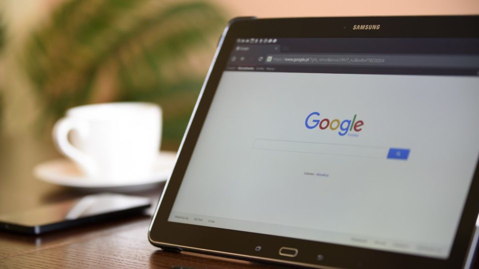 Google declara falência na Rússia após ter contas confiscadas pelo governo O Google tem sido alvo de diversas sanções e multas impostas pelo governo russo em razão da divulgação de conteúdos que são considerados ilegais no país.