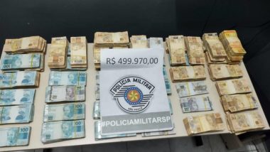 PM apreende R$ 500 mil de irmão do senador Alcolumbre durante blitz em São Paulo Alberto Alcolumbre afirmou aos policiais que o dinheiro lhe pertence e foi recebido em pagamento por um estudo jurídico.
