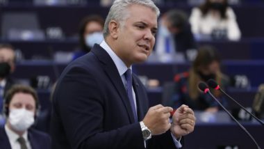 Menino de 12 anos morre em atentado em Bogotá O presidente colombiano, Ivan Duque Marquez, discursa durante uma sessão plenária do Parlamento Europeu em Estrasburgo, França, em 15 de fevereiro de 2022