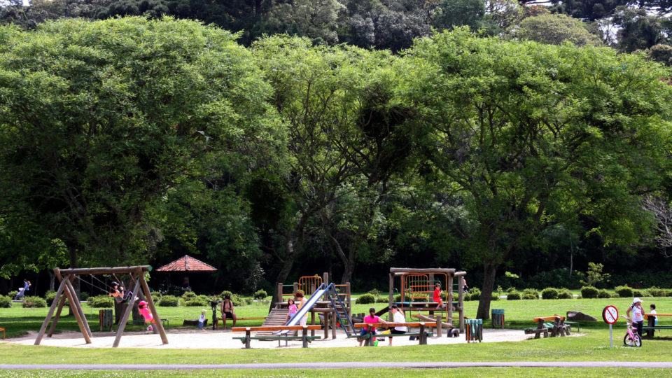Explorador de Curitiba há quase quatro décadas Parque Bacacheri é um dos locais que Pascoal Zani costuma passear com a família.