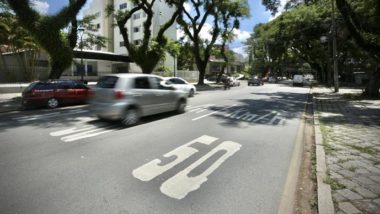 Vereadora propõe CPI dos radares na Câmara de Curitiba Além da troca por novos radares, Curitiba baixou de 60 km/h para 50 km/h, o limite de velocidade nos binários.