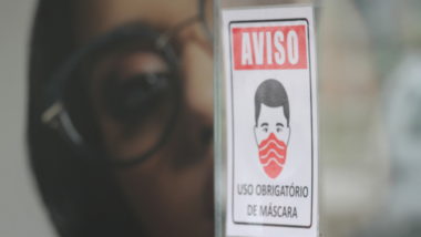 Uso de máscara em locais fechados não é mais obrigatório no Paraná Uso de máscara