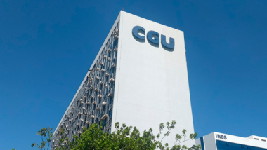 Servidores da CGU anunciam paralisação por reajuste salarial Fachada do edifício-sede da CGU em Brasília.