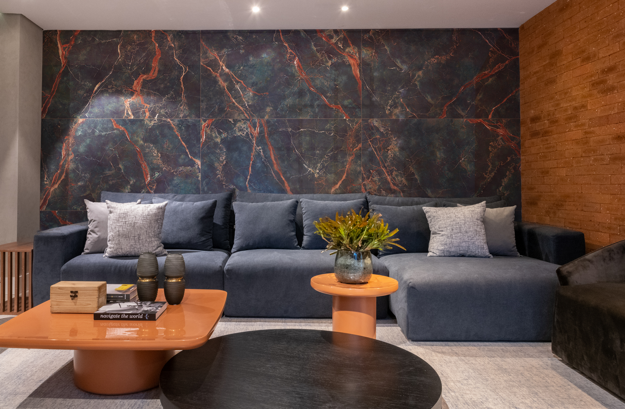 A Villagres apresenta a linha Atlantis, um mármore inspirado no imaginário da ilha de Atlantis, que, segundo Platão, é o berço dos deuses. Sua superfície destaca veios e cores detalhadas em uma criação única, inspirado nos elementos da natureza. Material que tem a profundidade dos tons de azul mesclado entre veios avermelhados. A Villagres apresenta a linha Atlantis, um mármore inspirado no imaginário da ilha de Atlantis, que, segundo Platão, é o berço dos deuses. Sua superfície destaca veios e cores detalhadas em uma criação única, inspirado nos elementos da natureza. Material que tem a profundidade dos tons de azul mesclado entre veios avermelhados.
