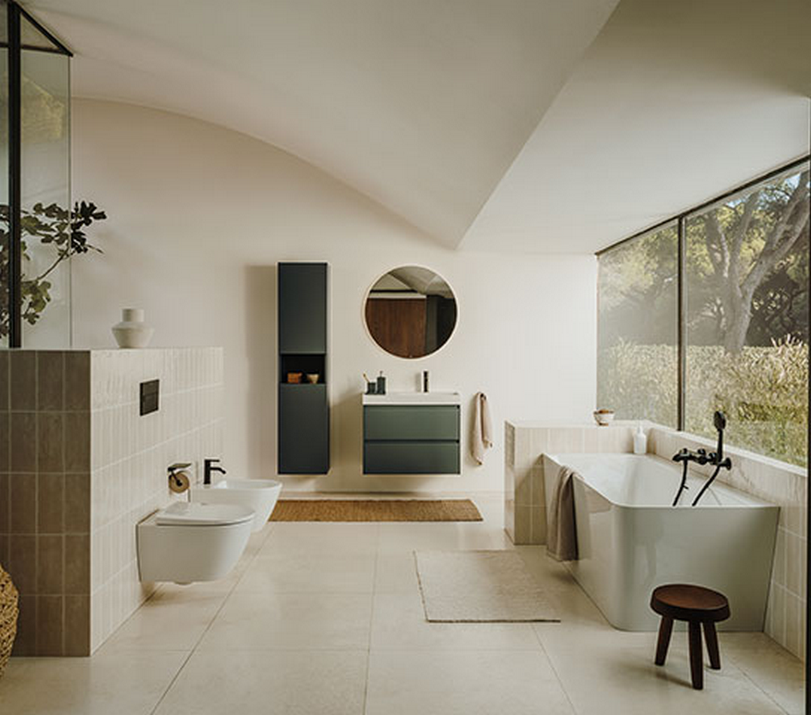 Lançamento global da Roca, a coleção Ona vem com design suave como as ondas, formas orgânicas conectadas com os elementos da natureza, trazendo o estilo de vida mediterrâneo para dentro dos banheiros. Ona, que significa “onda”, em catalão, foi desenvolvida pela equipe do Roca Design Center, em Barcelona, com a colaboração dos estúdios internacionais de renome: Noa Design, Benedito Design e Interior Design Studio Cobalto. Lançamento global da Roca, a coleção Ona vem com design suave como as ondas, formas orgânicas conectadas com os elementos da natureza, trazendo o estilo de vida mediterrâneo para dentro dos banheiros. Ona, que significa “onda”, em catalão, foi desenvolvida pela equipe do Roca Design Center, em Barcelona, com a colaboração dos estúdios internacionais de renome: Noa Design, Benedito Design e Interior Design Studio Cobalto.