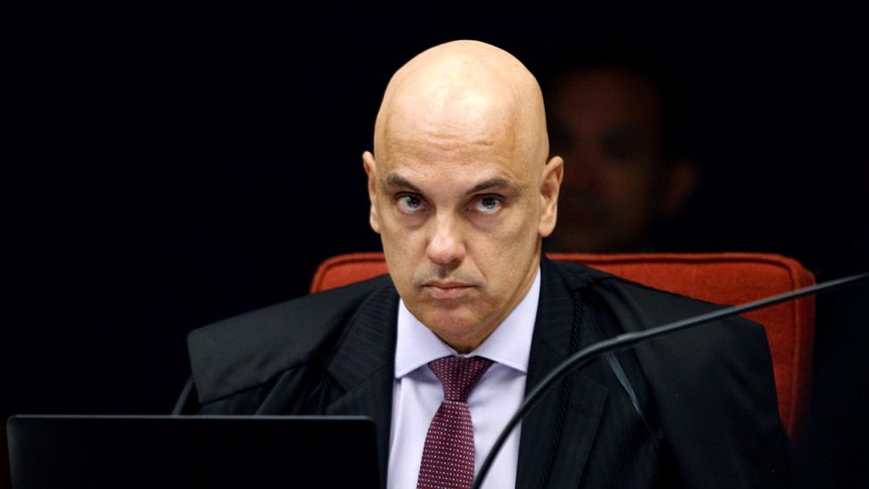 Moraes diz que “internet deu voz aos imbecis” e que Judiciário “não vai se acovardar” Alexandre de Moraes