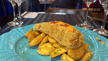 London Feelings, o sotaque inglês no menu especial do Curry & Pasta Fish & Chips, prato clássico de Londres, ganha sabores diferenciados no menu London Feelings, do restaurante Curry & Pasta.