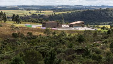 Projeto cultural do ator Luís Melo, Campo das Artes traz arquitetura sustentável com espaços multiuso A área total do espaço é de 164 mil metros quadrados, com cerca de 2 mil metros quadrados de área construída pública e mil metros quadrados de área de apoio.