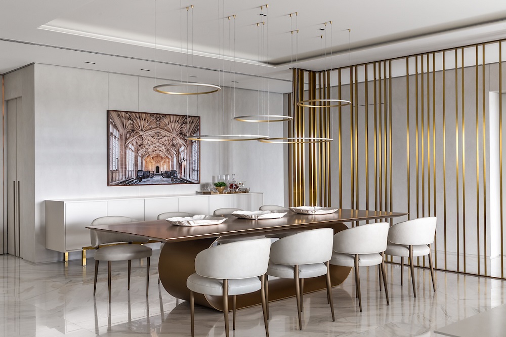 Projeto contemporâneo do novo decorado do Queen Victoria tem predomínio de branco e dourado, e linhas retas. Projeto contemporâneo do novo decorado do Queen Victoria tem predomínio de branco e dourado, e linhas retas.
